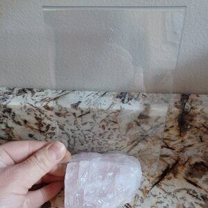 NWT HEALING CRYSTAL PINK ROCK WITH CLEAR PICTURE FRAME